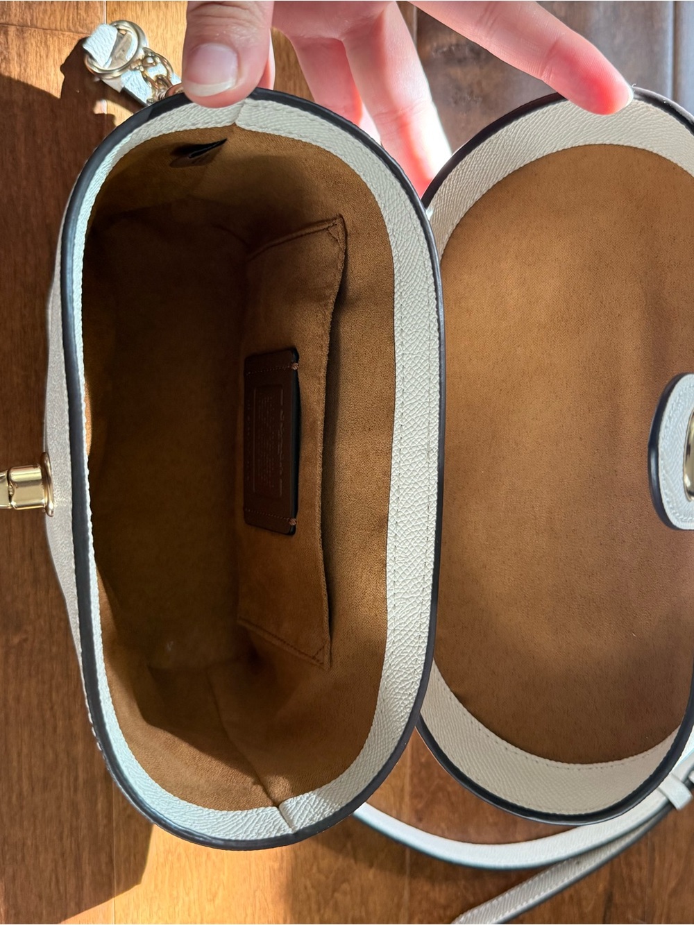 Coach White Leather Crossbody Bag with Gold Hardware - Picture 5 of 5